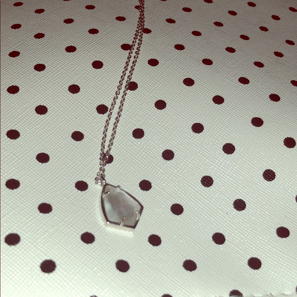 Kendra Scott necklace